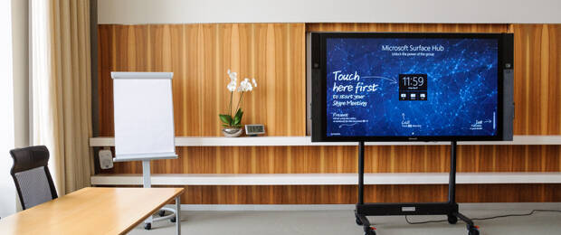 Die Berliner Wirtschaftshochschule ESMT etabliert neue Wege für interaktive Gruppenarbeit mit dem "Surface Hub".