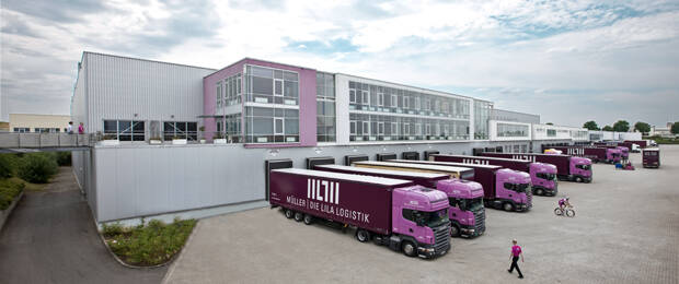 Vom Logistikzentrum am Stammsitz in Besigheim geht es per Lkw in die Werke der Kunden.