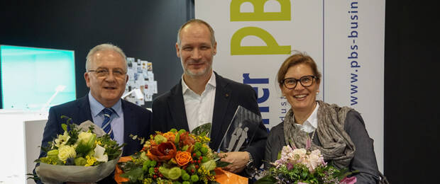 Die Preisträger (v.l.): Wolfgang Möbus (InterES), "Branchengesicht" Dr. Richard Scharmann (PBS Holding) und Claudia Lioumbas (Avery Zweckform).