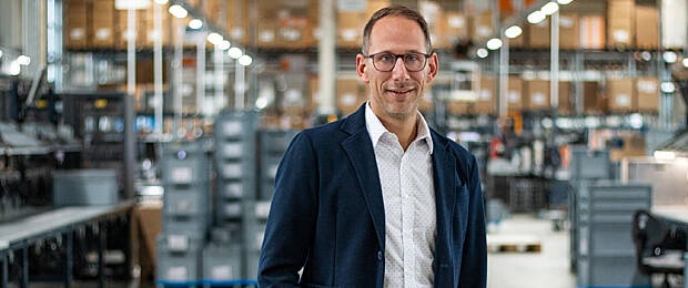 Mit Wissensdurst und der Leidenschaft fürs Experimentieren zum Erfolg: Michael Bleicher, Gründer und Geschäftsführer des Schweinfurter IT-Refurbishers bb-net media. (Bild: bb-net media)