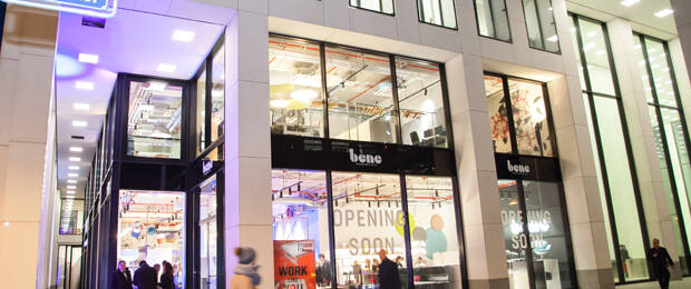 Bene hat einen 400 Quadratmeter großen Flagshipstore im Bankenviertel von Frankfurt eröffnet. (Bild: Bene GmbH/Milton Arias)