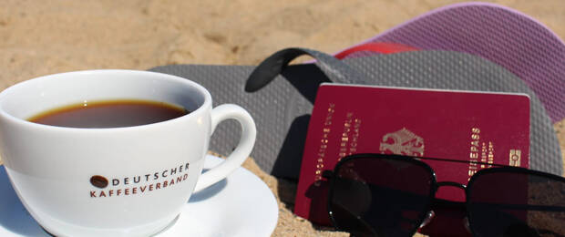 Der deutsche Kaffeeverband zeigte kürzlich wie die Deutschen ihr Lieblingsgetränk im Urlaub geniessen. (Bild: Copyright Deutscher Kaffeeverband)